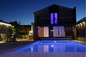Отель Chambres d'hôtes Home Sweet Home  Сире-Д'они